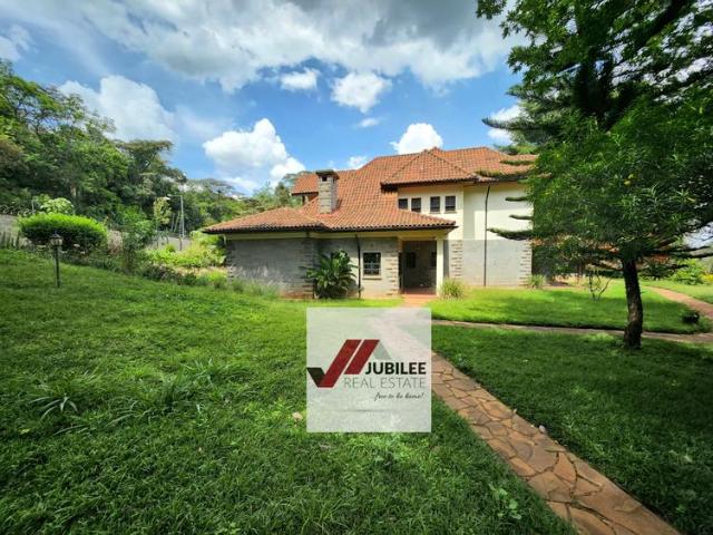 Karen: Luxurious Six Bedroom Villa with Dsq for sale