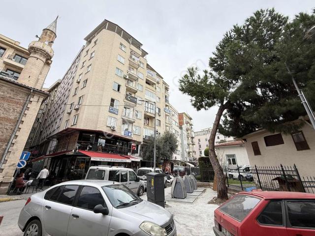 Karesi Kaymakamlığı Arkasında Kiralık Ara Kat 2+1 Daire