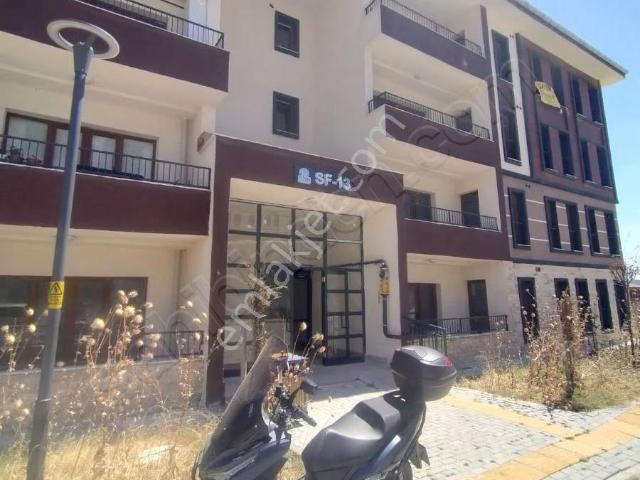 Karesi Tokide 3+1 Ebebeyn Banyolu İki Tuvaletli Dairemiz Kiralık
