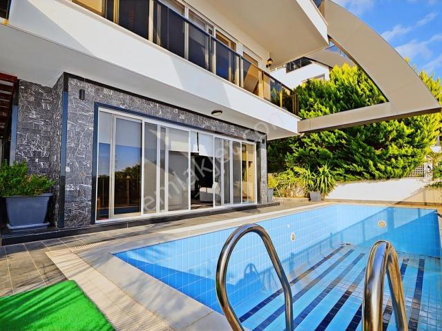 Kargıcak'da Satılık 3+1 Eşyalı Villamm Manzaralı Ve Özel Havuzlu