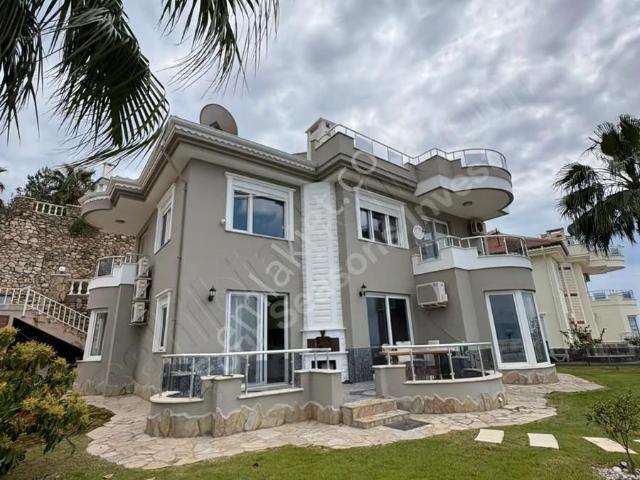 Kargıcakta Panoramik Deniz Manzaralı 4+1 Saunalı Müstakil Villa