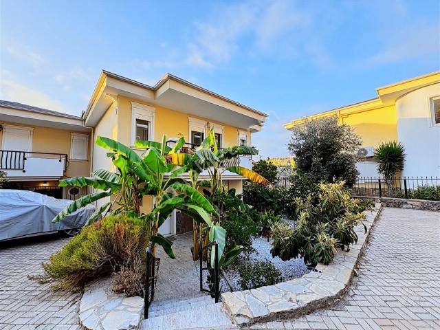 Kargıcakta Panoramik Deniz Manzaralı, Özel Bahçeli 3+1 Villa