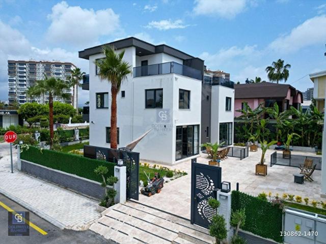 Kargıpınarı Sahile Yakın Eşyalı Kiralık 3+1 Tripleks Villa