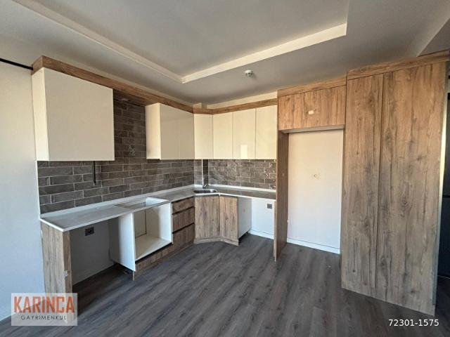 KARINCA'DAN MERKEZ MH'DE SİTE İÇİ YENİ YAPILI 1+1 KİRALIK DAİRE
