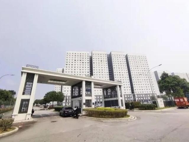 Karisma Apartment Freehold Near Eco Majestic Own Stay or Invest