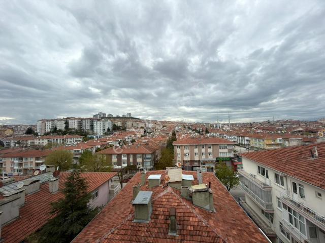 Kariyer'den Yunus Emre Cad. Parareli Katta Manzaralı 3+1 Daire