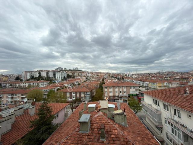Kariyer'den Yunus Emre Cad. Parareli Katta Manzaralı 3+1 Daire