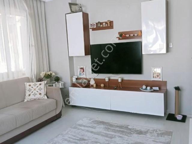Karlıtepe'de, Yeni Restore Edilmiş, 2+1,geniş Ferah Daire,1.kat