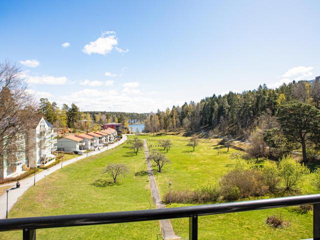 Karlbergastigen 6