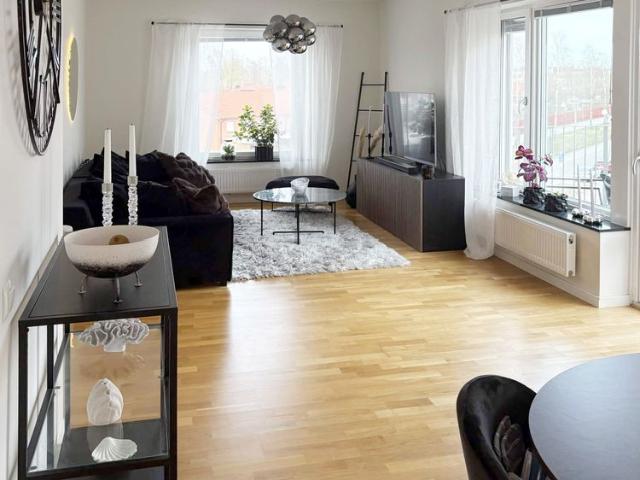 Karlsdalsallén, Örebro