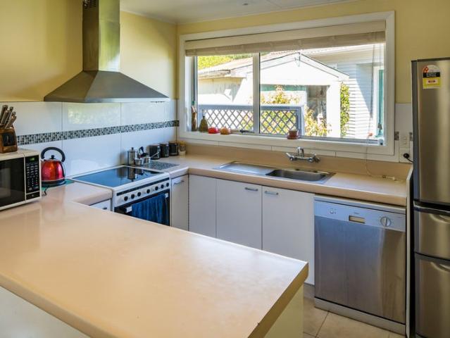 karori, 3 bedrooms