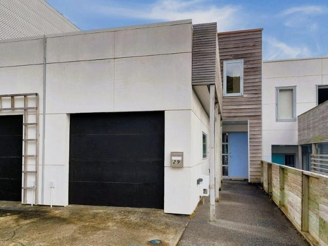 karori, 3 bedrooms
