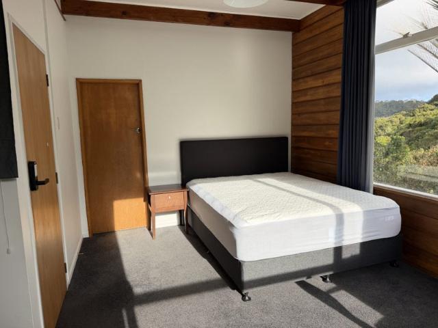 Karori, 6+ bedrooms