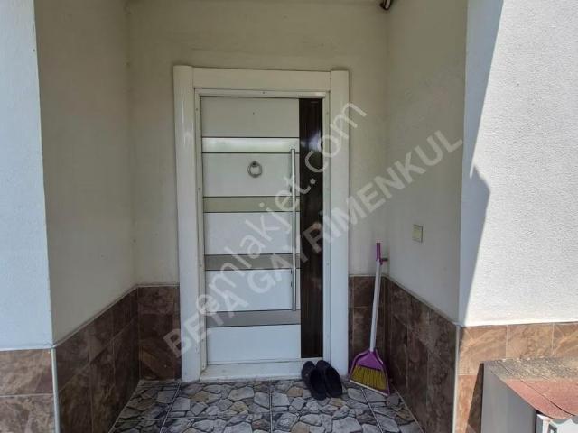 Karslılar'da Ultra Lüks Havuzlu 5+1 Trıpleks Acil Satılık Villa