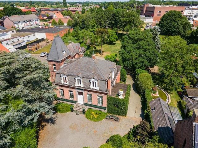 Kasteel te koop voor 970000 euro met 6 slaapkamers