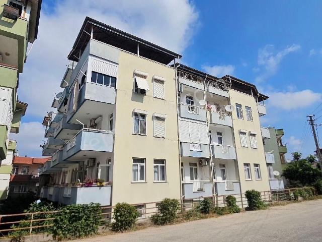 Kasaplar Mahallesinde Satılık Arakat,kapalı Mutfak,140 M² Net 3+1 Daire