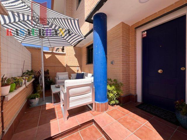 KASAURBANA ofrece en VENTA CHALET EN VALDEMORO ZONA HOSPITAL