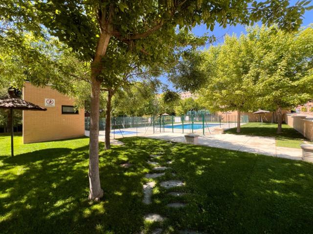 KASAURBANA ofrece en VENTA CHALET EN VALDEMORO ZONA HOSPITAL