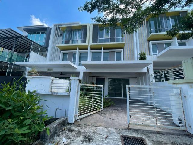 Kaseh Height semenyih mewah 25 storey terrace house