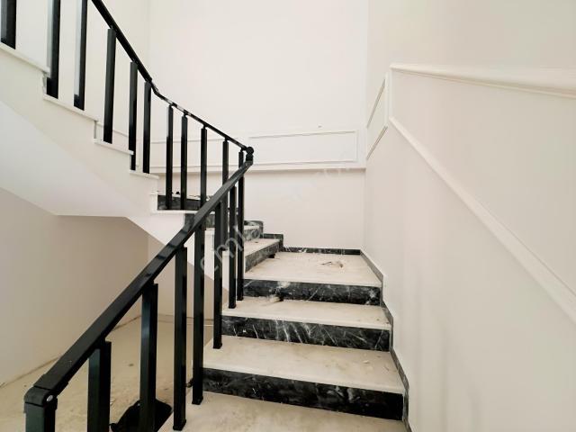 Kasrevì'den Barışta Takaslı A.teslim Sıfır 270m 5+1 Dublex Daire
