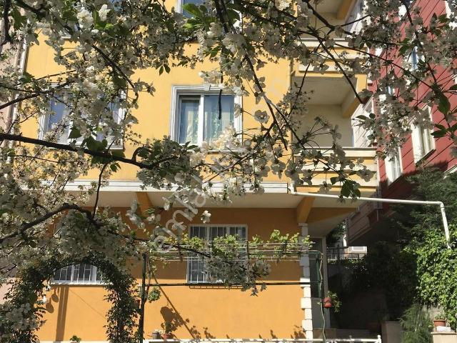 Kat Karşılığına Uygun Beylikdüzü Yakuplu Mah. 333m² 3 Katlı Ev