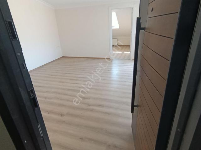 Katılım Ve Krediye Uygun Arnavutköy Nenehatun Sitede Satılık 3+2 Çatı Kat Dubleks Daire