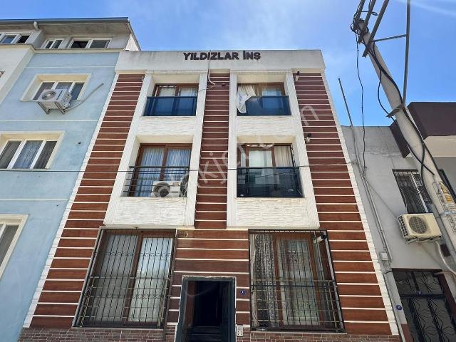 Katip Çelebi Üni. Yakınında Eşyalı Bahçeli 1+1 Kiralık Daire