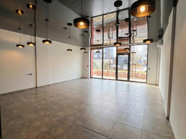 Lokal usługowy 72 m² z witrynami, dostęp od ulicy