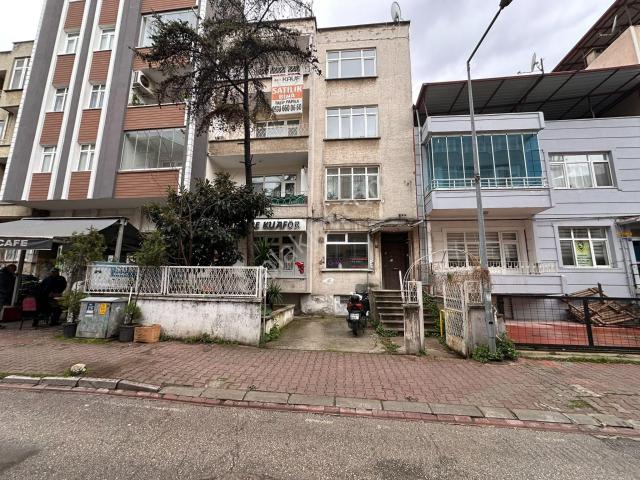Kauf talip'ten İlkadımda Cadde Üzeri Bina