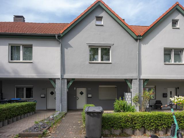 Käufer Provisionsfrei: Reihenmittelhaus mit Garten und Garage