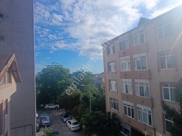 Kavacık Merkezde Ana Cadde Paraleli 145 M 3+1 Arakat Daire