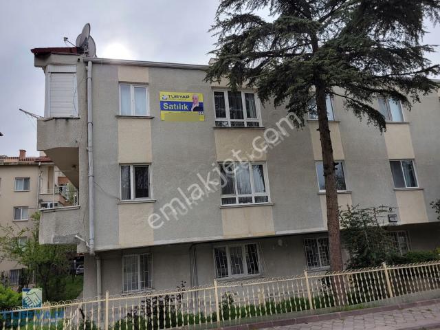 Kavacık Subayevleri Köknar Sokakta Geniş Masrafsız 2+1