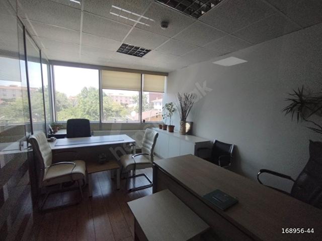 KAVACIK MERKEZDE 2.KAT ASANSÖRLÜ PLAZADA 20m2 HAZIR OFİS