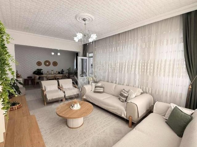 Kavaklık Mah'de Satılık 3. Kat 2+1 120 M2 Geniş Bakımlı Daire
