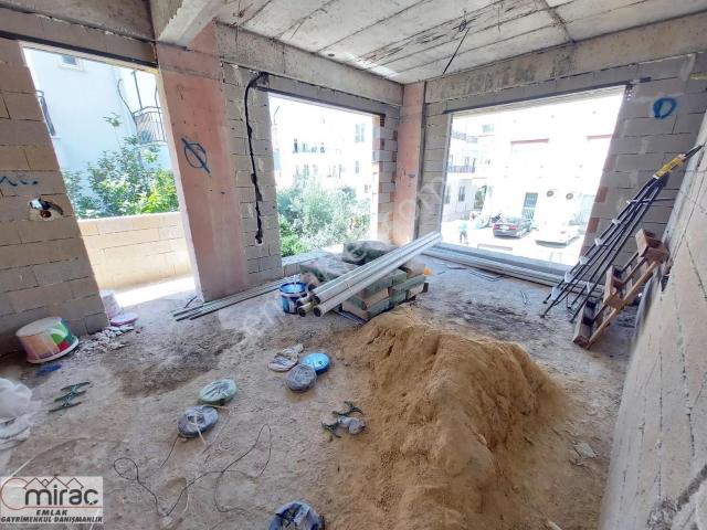 Kavaklı Mahallesinde Asansörlü 2+1 Arakat Sıfır Daire