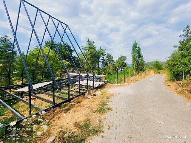 KAVAKLIDERE SALKIN MAHALLESİNDE İKİ PARSEL 812M2 SATILIK TARLA