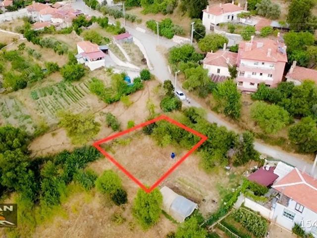 KAVAKLIDEREDE YENİ MAHALLEDE SATILIK İMARLI ARSA