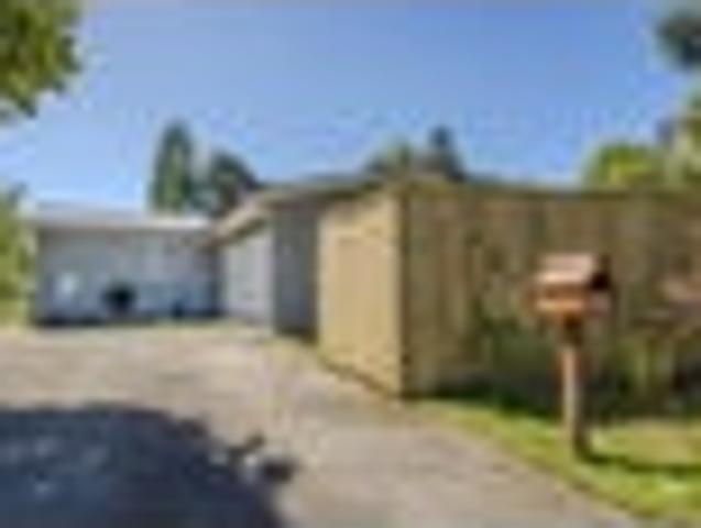 Kawaha Point Family Living Backing onto Reserve