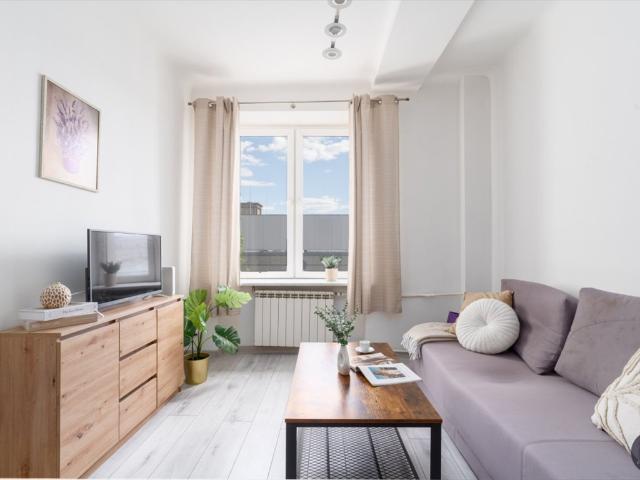 Kawalerka 19 m² z windą, pełne wyposażenie, centrum Warszawy