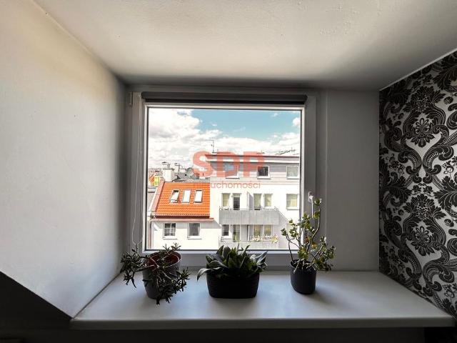 Kawalerka na poddaszu, Śródmieście, bud. z lat 90 tych