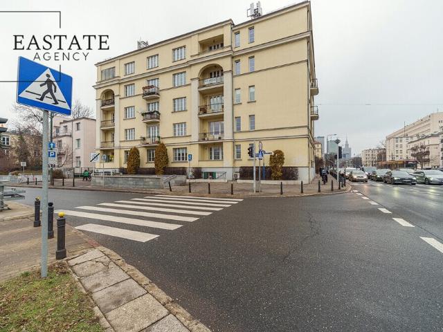 Kawalerka z balkonem, klimat kamienicy, blisko Politechniki
