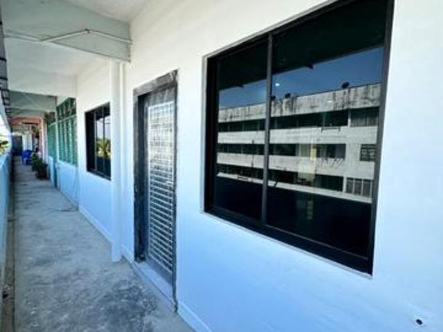 Kawasan Air Buri Flat 3bed Renovated Pasir Gudang Johor