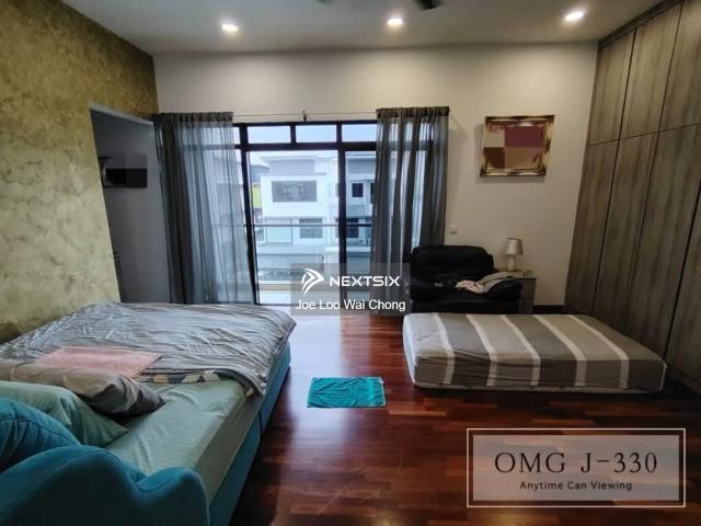 Kawasan perindustrian kulai timur corner lot 1.5 storey factory for sale