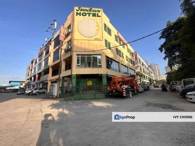Kayu Ara Business Park, Kayu Ara