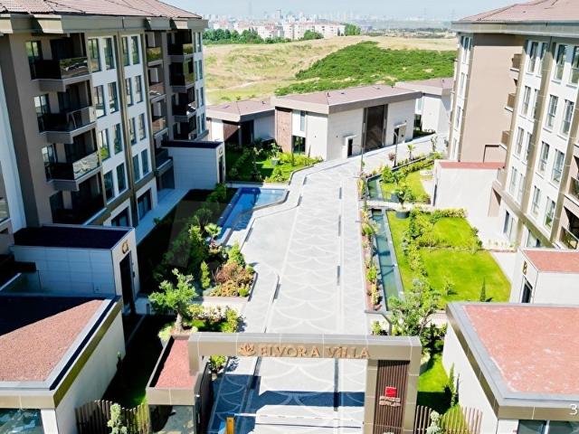 KAYAŞEHİR ELVORA VİLLA DA KİRALIK SIFIR 4+1 DAİRE