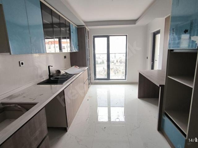 KAYA EMLAKDAN SİTE DAİRESİ 3+1