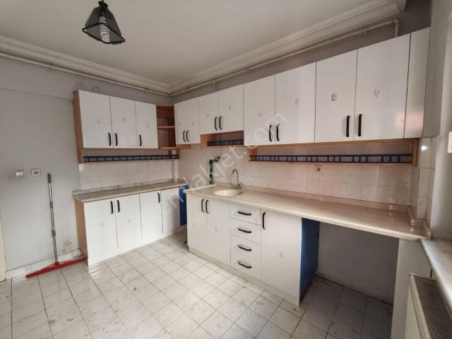 Kayalık Dedeoğlu Pastanesi Karşısında Kiralık Daire