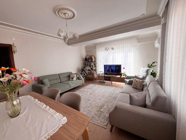 Kayalar Emlaktan Bulvara Cephe 2+1 85