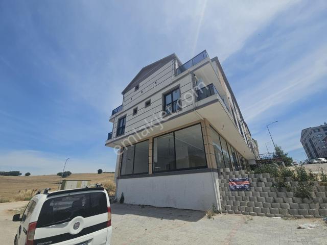 Kayalardan 3+1 175 M2 Güneştepede Caddeüstü Lüks Dubleks