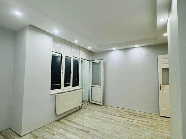 KAYALIK CADDESİNE ÇOK YAKIN SATILIK İÇİ YENİLENMİŞ FIRSAT DAİRE